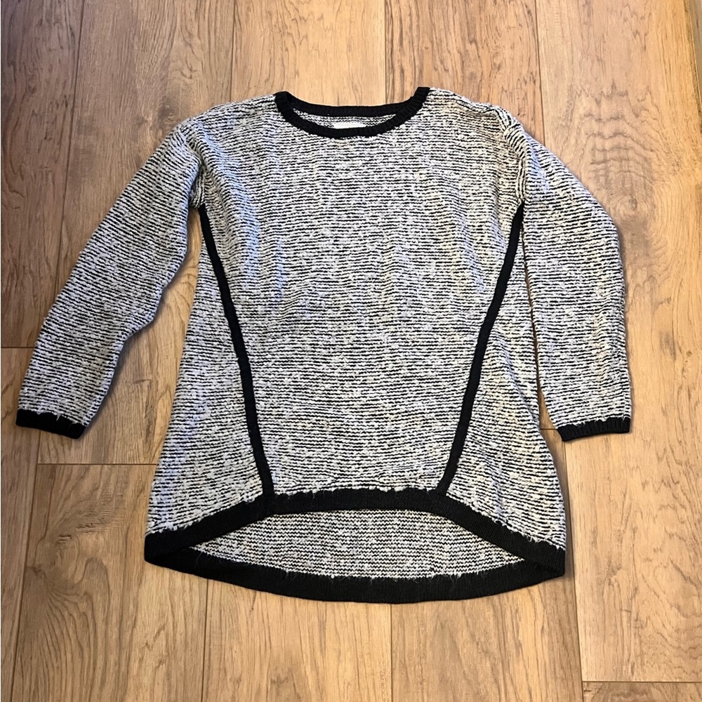 LOU & GREY Women’s Black and White Hi-Lo Sweater Size Small